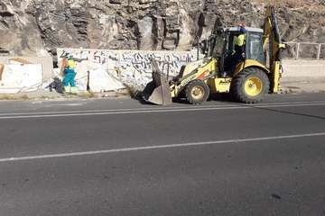 Limpieza retira 25.000 kilos de escombros ilegales de Jinámar (Foto TA)